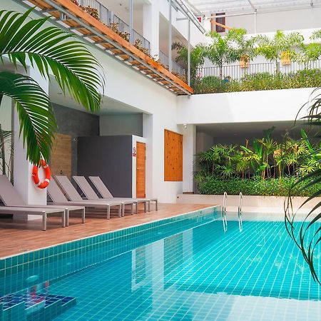 Nonnee Hotel Bãi biển Kata Ngoại thất bức ảnh